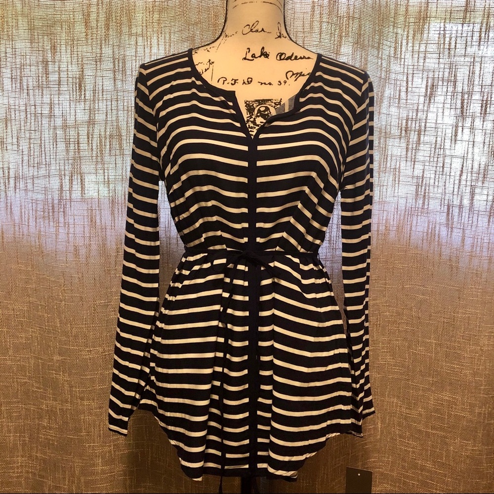 Oh Baby: Long Sleeve Navy Stripe Maternity Top! ✨
